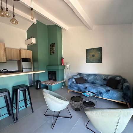 Charmant appartement T2 au coeur des vignes Cogolin Extérieur photo