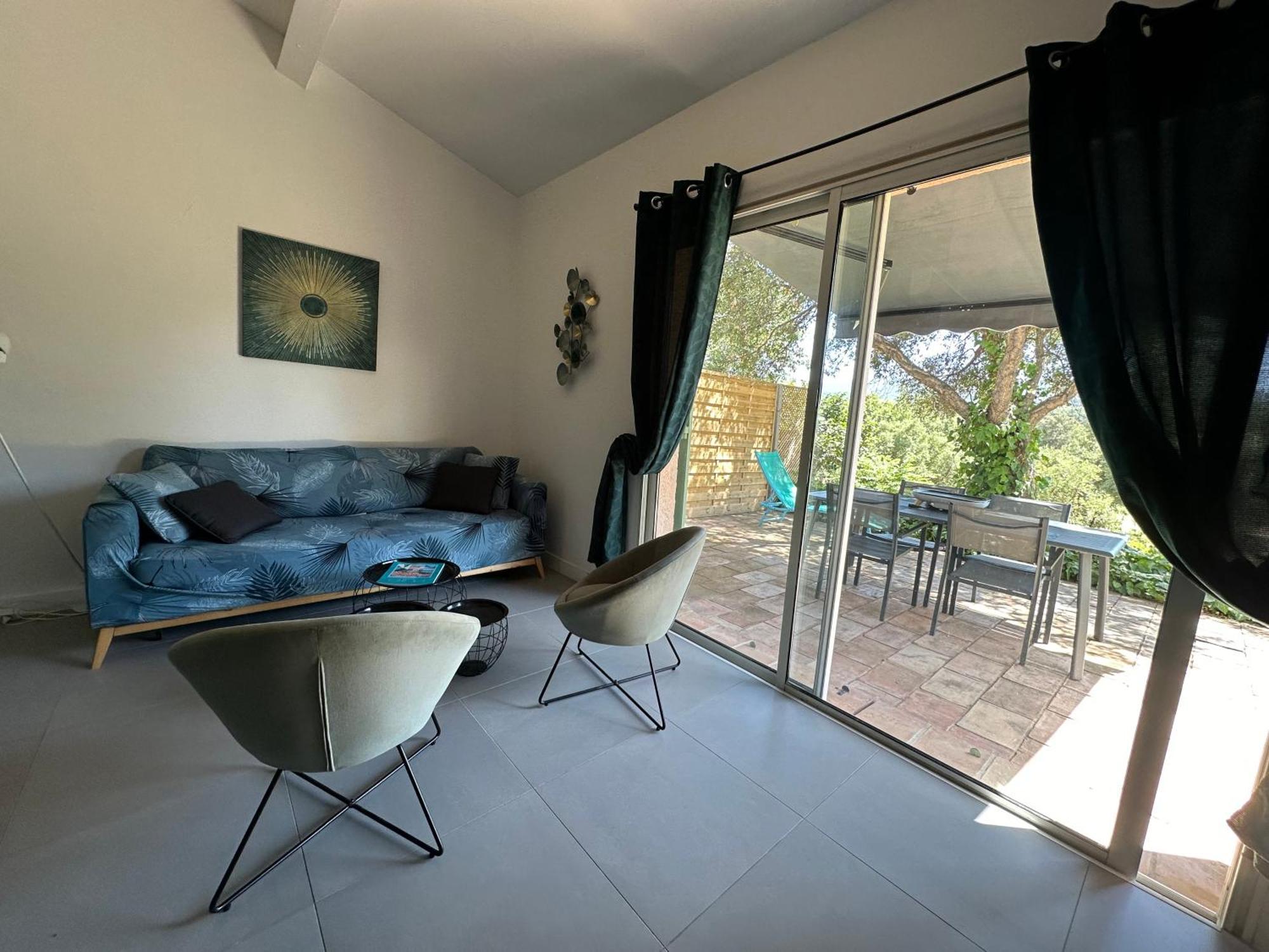 Charmant appartement T2 au coeur des vignes Cogolin Extérieur photo